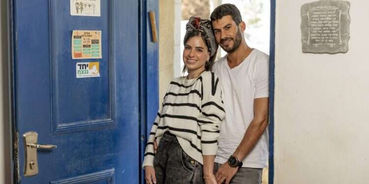 שגרה שבאה מהר מדי. מנחם וענבל מלכה. צילום: נעמה שטרן שגרה שבאה מהר מדי. מנחם וענבל מלכה. צילום: נעמה שטרן