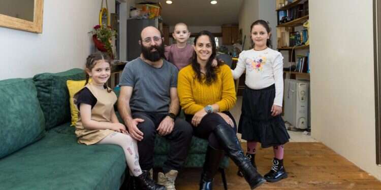 משפחת מיכאלשווילי, מבועים. צילום: לירון מולדובן משפחת מיכאלשווילי, מבועים. צילום: לירון מולדובן