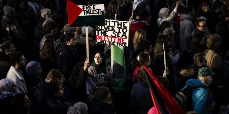 הפגנה אנטישמית בשוויץ