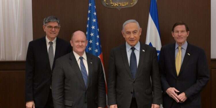 ראש הממשלה בנימין נתניהו במפגש עם הסנאטורים הדמוקרטיים כריס קונס וריצ'רד בלומנטל, בלשכת ראש הממשלה בירושלים