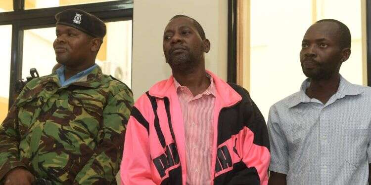 מנהיג הכת, פול נטנג' מקנזי. צילום :AFP מנהיג כת בקניה מואשם ברצח של כמעט 200 ילדים