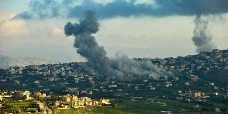 "כשבמטולה נופל בית, בצד השני צריכים ליפול עשרה". תקיפות צה"ל בלבנון. צילום: איי.אף.פי