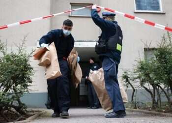 הבניין בו נעצרה הטרוריסטית. צילום: EPA CLEMENS BILAN לאחר 30 שנה: פעילת ארגון הטרור באדר-מיינהוף נעצרה בגרמניה