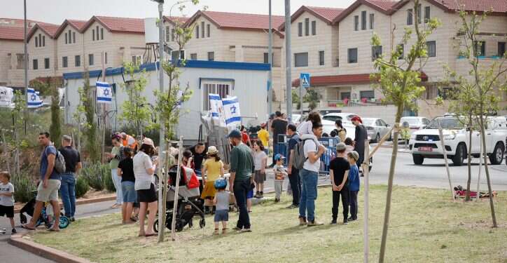 גבעת הדגן באפרת, אילוסטרציה. צילום: גרשון אלינסון, פלאש 90 מי ממשיך לקדנציה נוספת ואיפה כל קול קובע: הבחירות לרשויות ביהודה ושומרון