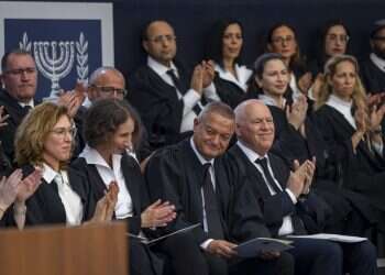 "זוכה להנחות סלב": דרישה לדון בהדחת שופט בית המשפט העליון