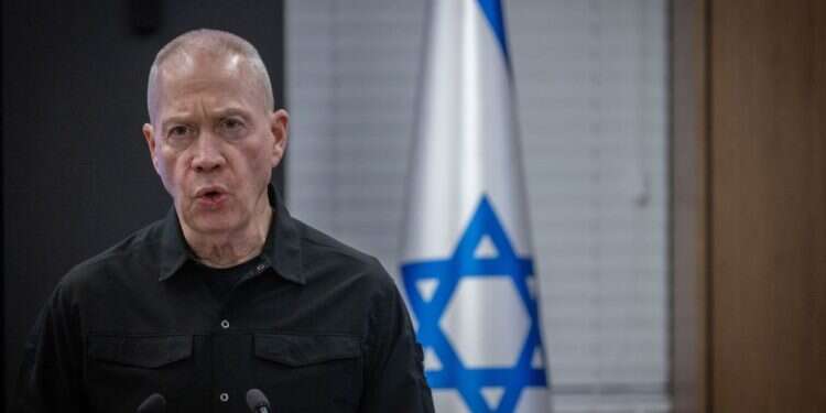 שר הביטחון יואב גלנט. צילום: חיים גולדברג, פלאש 90 גלנט: אפשר להגיע למתווה מוסכם לגיוס חרדים