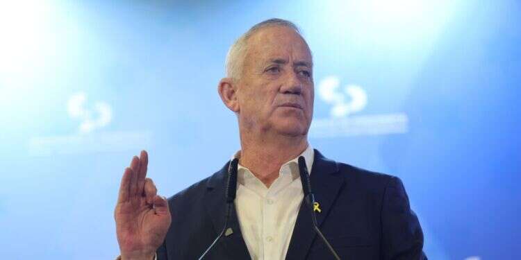 בני גנץ. צילום: Yonatan Sindel/Flash90 גנץ: "אם לא יקודם מתווה חטופים – הלחימה תתרחב גם לרפיח במהלך הרמדאן״