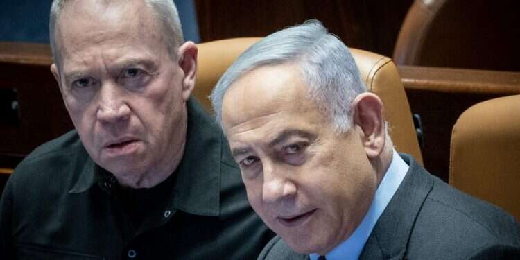 יוכלו לערער על סמכות השיפוט של בית הדין. נתניהו וגלנט. צילום: יונתן זינדל, פלאש 90 בעקבות איום גלנט, נתניהו מבטיח: "נקבע יעדים לגיוס"