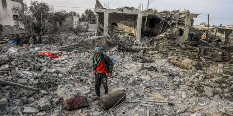 הריסות ברפיח לאחר הפצצות צה"ל. צילום: עבד רחים חטיב, פלאש 90