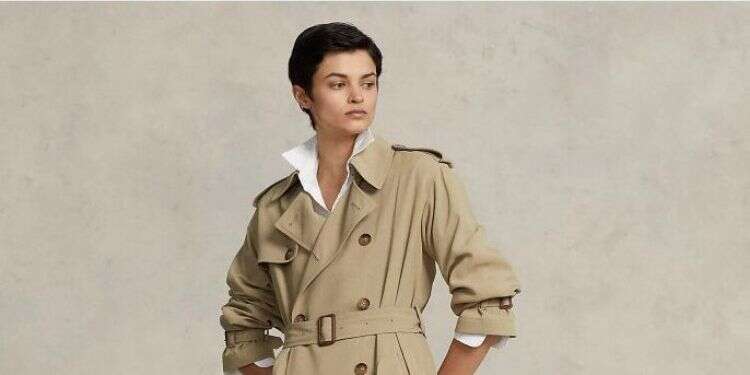 POLO RALPH LAUREN מעיל טרנץ'. ניתן להשיג בפקטורי 54. צילום: יח קלאסי, על-זמני ומשתלב עם כל מראה – מעיל טראנץ'