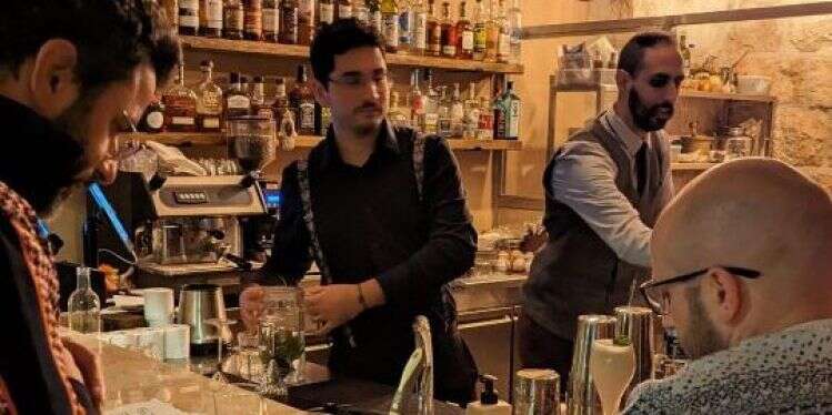 הבר הירושלמי החדש שמגיש קוקטיילים עם שם מזעזע – וטעם נהדר