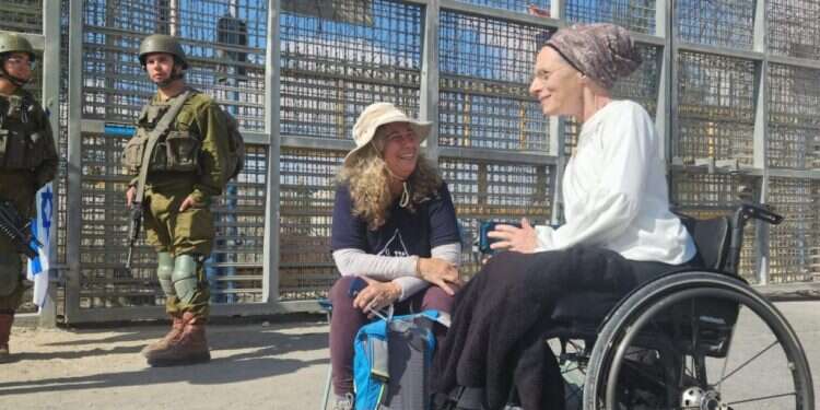 עם ציטוטים של דובר צה"ל: חסימת המשאיות לעזה נמשכת