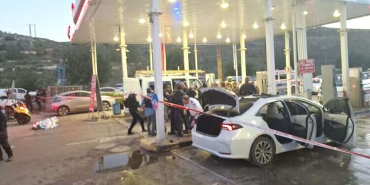 שני נרצחים בפיגוע בתחנת הדלק בעלי, בעלי המסעדה במקום חיסל את המחבל