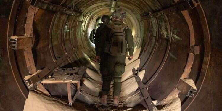 מנהרה בחאן יונס, ארכיון. צילום: דובר צה לוחמי צוות הקרב בתוך חאן יונס