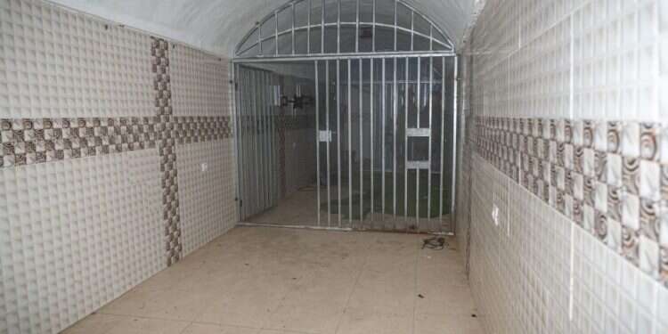 מנהרה שנחשפה בחאן יונס בה שהו חטופים. צילום: דובר צה מנהרה שנחשפה בחאן יונס בה שהו חטופים. צילום: דובר צה"ל