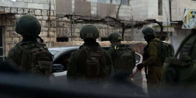 הכוחות במהלך פעילות מבצעית בבית אומר. צילום: דובר צה הכוחות במהלך פעילות מבצעית בבית אומר. צילום: דובר צה"ל