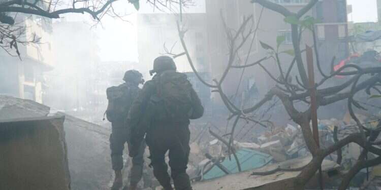 הנוכחות הצבאית ברצועה דוללה משמעותית. כוחות צה הנוכחות הצבאית ברצועה דוללה משמעותית. כוחות צה"ל בעזה. צילום: דובר צה"ל