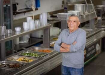 שמעון אמסלם, מנהל קייטרינג "תדמית" בקריית־שמונה. צילום: אריק סולטן