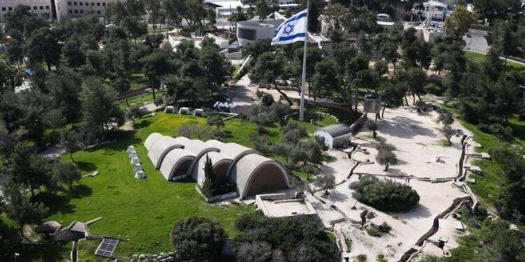 גבעת התחמושת בירושלים. צילום: נתי שוחט פלאש 90 "הכל יורד לטמיון": אתר גבעת התחמושת בסכנת סגירה