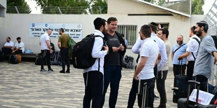 גיוס חרדים במהלך המלחמה, אוקטובר 2023. צילום: יוסי זליגר גיוס חרדים במהלך המלחמה, אוקטובר 2023. צילום: יוסי זליגר