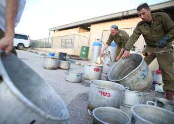 הכנות לפסח בצה"ל, ארכיון. צילום: מרים צחי