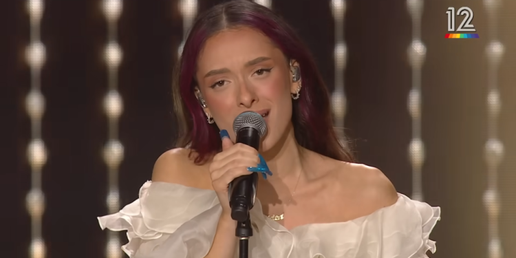 עדן גולן שרה בכוכב הבא. צילום מסך מעמוד היוטיוב של קשת 12 עדן גולן שרה בכוכב הבא