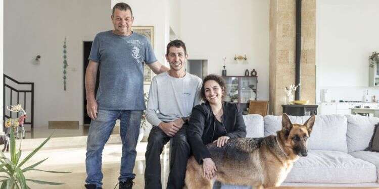 משפחת אוהד, שדה־ורבורג. צילום: אבישג שאר־ישוב משפחת אוהד, שדה־ורבורג. צילום: אבישג שאר־ישוב