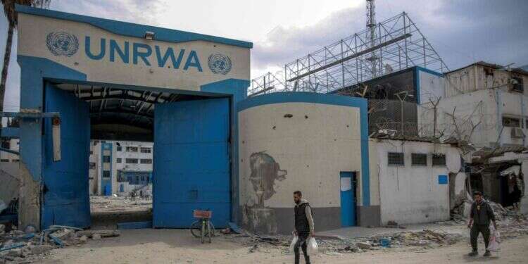 חיסול מחבלים ובכירים: יממה שנייה למבצע צה"ל בבית החולים שיפא