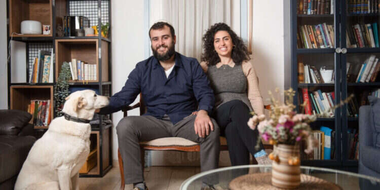 משפחת דרור, פרדס־חנה־כרכור. צילום: אביטל הירש משפחת דרור, פרדס־חנה־כרכור. צילום: אביטל הירש