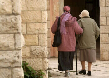 נציב שירות המדינה: עובדים שמטפלים בקרובי משפחה יזכו לתמיכה ולזכויות מורחבות