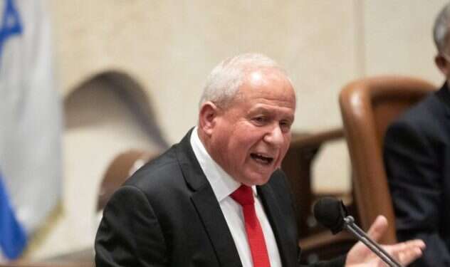 השר אבי דיכטר. צילום:  Noam Revkin Fenton/Flash90 "מסך עשן, שלא ייראה שהרש״פ משלמת משכורות לרוצחי 7 באוקטובר"