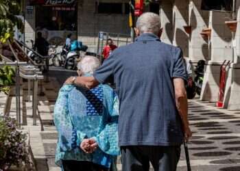 אילוסטרציה. צילום: נתי שוחט, פלאש 90 לראשונה: תכנית תמיכה לסבים וסבתות ששכלו נכדים ב-7 באוקטובר
