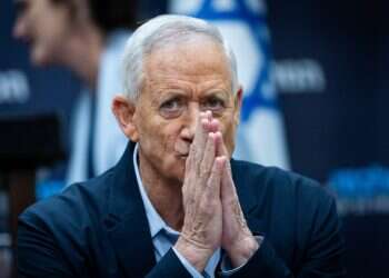 בני גנץ במסיבת העיתונאים של המחנה הממלכתי