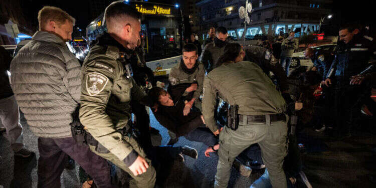 שוחררו מפגינים "שנערכו למבצע צבאי לכיבוש בית ראש הממשלה"