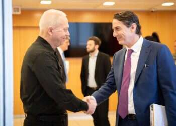 שר הביטחון יואב גלנט ויועצו של נשיא ארה גלנט להוכשטיין: "התוקפנות של חיזבאללה מקרבת אותנו לנקודת הכרעה"