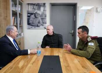 פרשת כרטיסי הסים: תרגיל הסחה מהעיקר