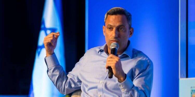 אלון דוידי, ראש עיריית שדרות בוועידת מקור ראשון לחברה וביטחון בשדרות. צילום: לירון מולדובן אלון דוידי, ראש עיריית שדרות