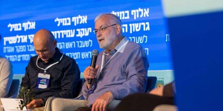 אלוף במיל' יעקב עמידרור בוועידת מקור ראשון לחברה וביטחון בשדרות. צילום: לירון מולדובן אלוף במיל' יעקב עמידרור בוועידת מקור ראשון לחברה וביטחון בשדרות