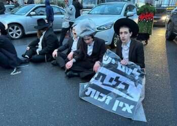 הפגנות נגד גיוס חרדים בירושלים, בחודש שעבר. צילום: דוברות המשטרה הוארך מעצרו של נהג החשוד בדריסת חרדי בהפגנות נגד הגיוס