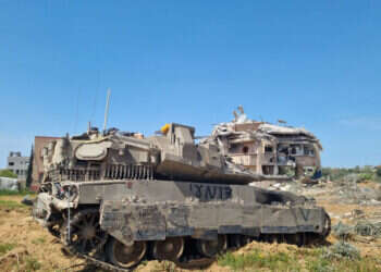 הלחימה בחאן יונס. צילום: מיכאל טוכפלד "המשימה שלנו פשוטה וברורה: להשמיד את חמאס. זה נמשך כל יום"