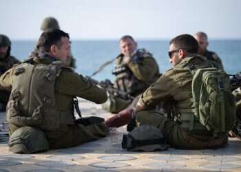 ברק חירם יכול להסתכל על שארל דה-גול ולשאוב אופטימיות