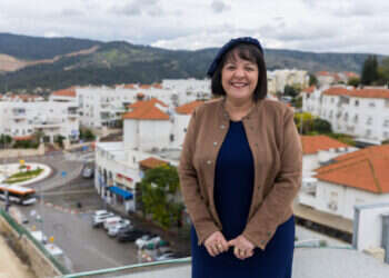 ממשיכה להאמין בערים מעורבות. ד"ר עליזה בלוך בבית־שמש. צילום: לירון מולדובן