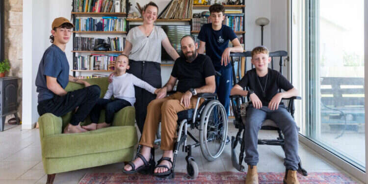 משפחת דויטש, רתמים. צילום: לירון מולדובן