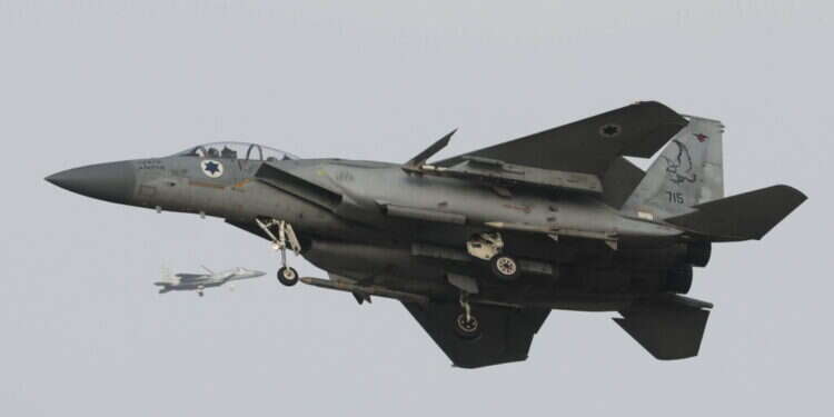 מטוס קרב של חיל האוויר.