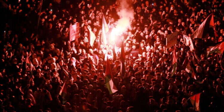 ההפגנות נגד ישראל מול השגרירות ברבת עמון