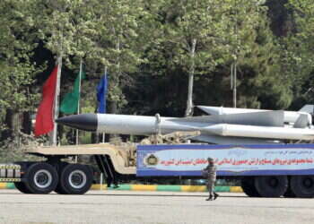 יום הצבא השנתי באיראן. טהרן, השבוע. צילום - ATTA KENARE / AFP