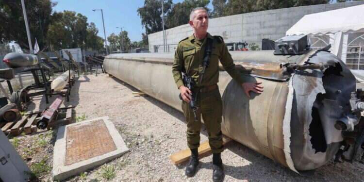 דובר צה טיל איראני, דניאל הגרי,