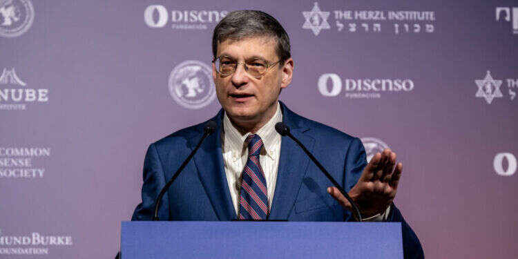 חזוני בכנס תנועת השמרנות הלאומית, בריסל 2022 חזוני בכנס תנועת השמרנות הלאומית, בריסל 2022