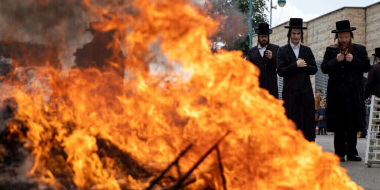 עד מתי מותר לאכול חמץ? זמני פסח 2024