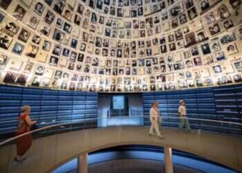 היכל השמות במוסד יד ושם. צילום: יונתן דיזל, פלאש 90.